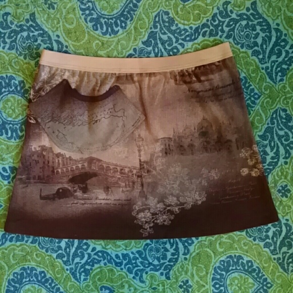 Skirts - Picture 3 of 8